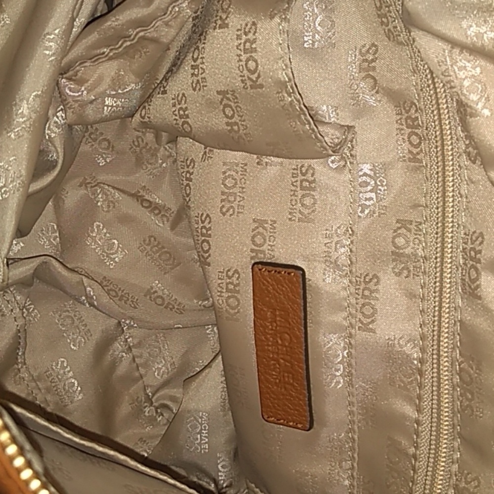 Michael Kors bag - Picture 6 of 8